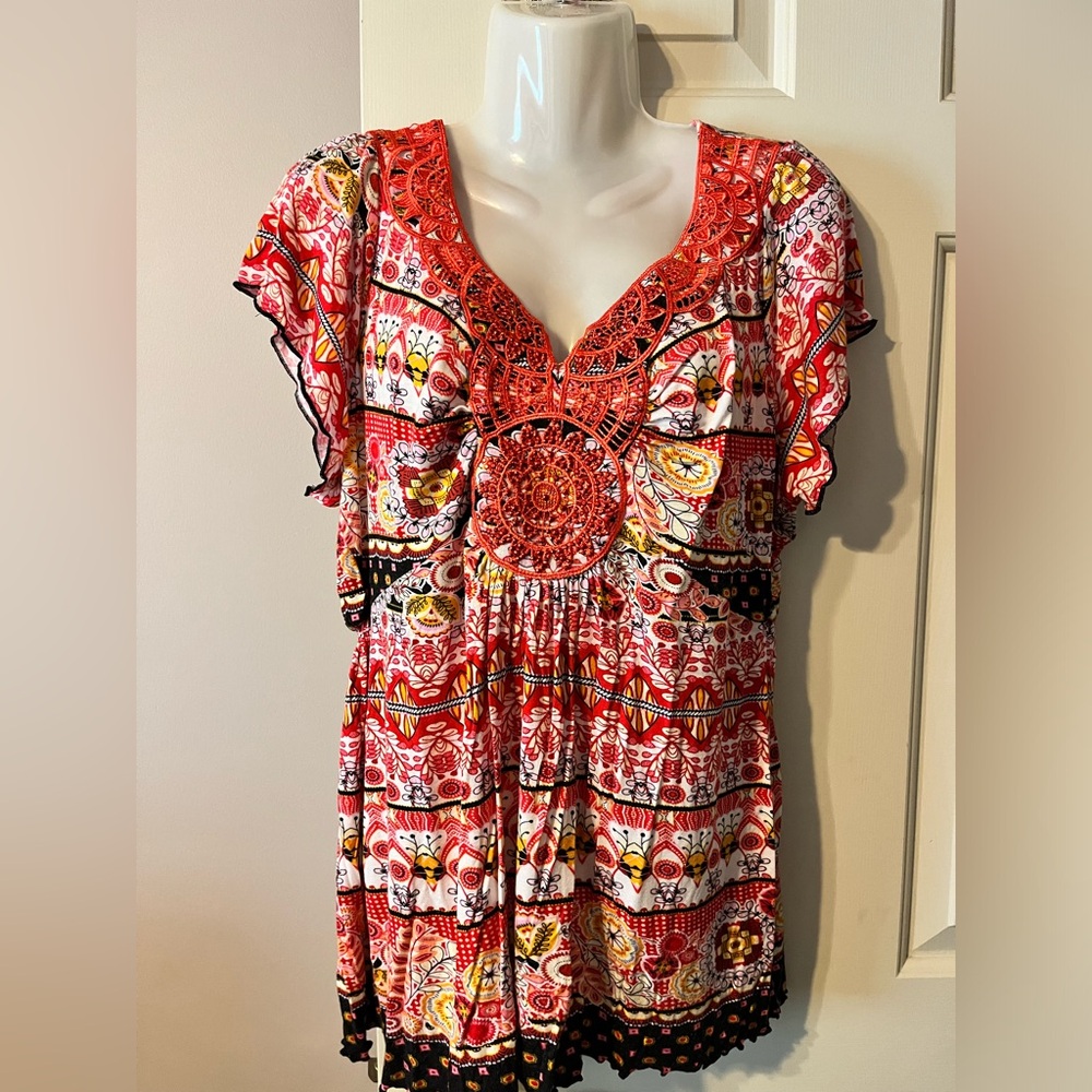 Women’s top, size large